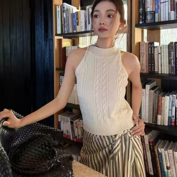 Minimalist Chic Halter-Neck Cable-Knit Textured Knit Vest For Women