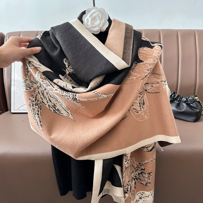 Retro Cashmere-feel Shawl - High-end Soft Warm Wrap for Women Autumn Winter Scarf - Image 6